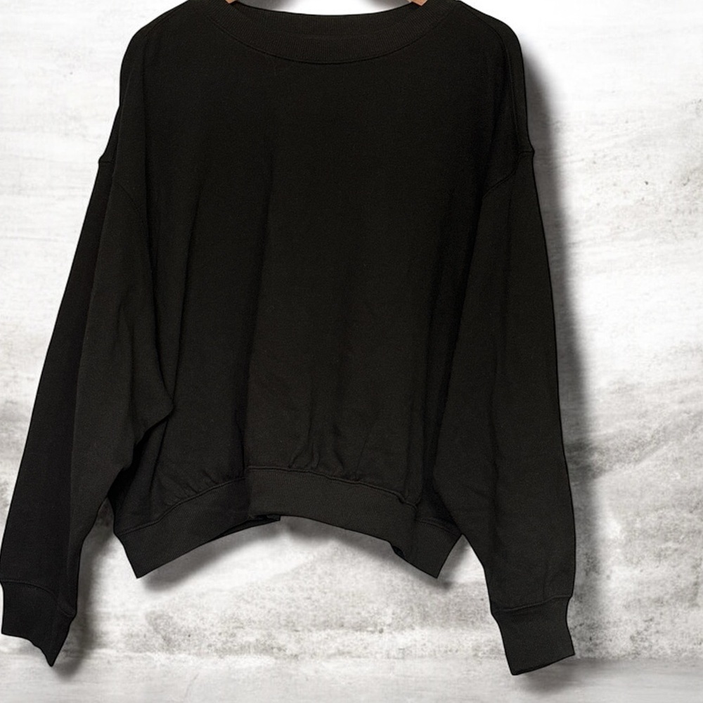 NWT UNIVERSAL THREADS WOMAN BLACK PULLOVER CROPPED SWEATSHIRT SIZE XXL